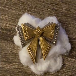 Gold and silver bow brooch